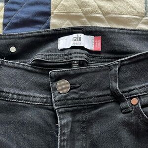 Black Cabi, cinch, skinny jeans